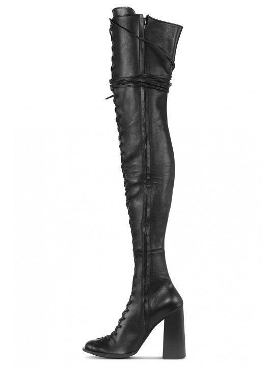 Ботфорты на шнурках и каблуке