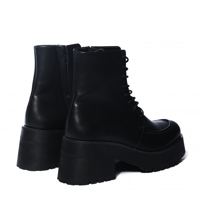 Ботинки cо жгутом матовые Ботинки cо жгутом матовые