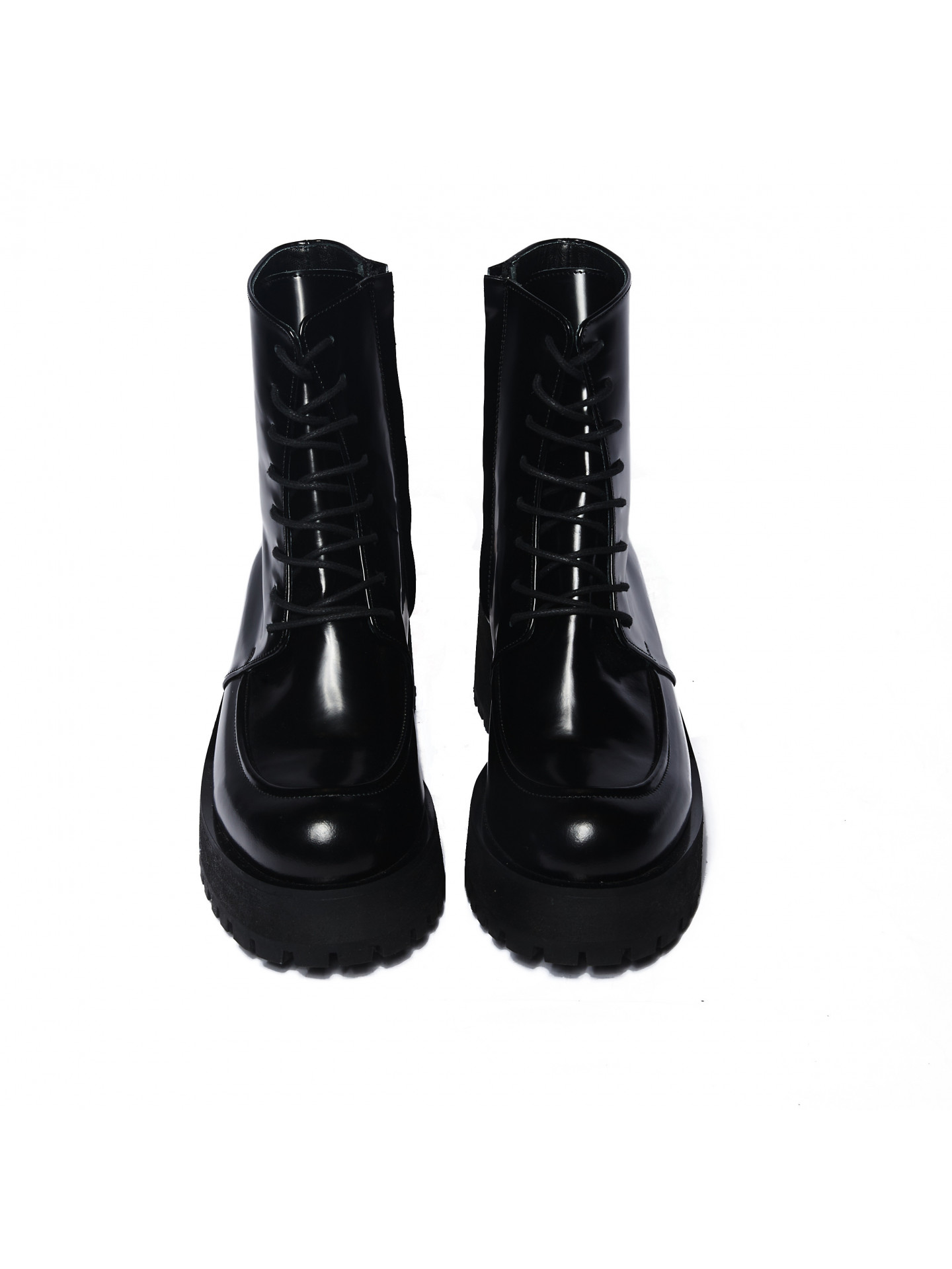 Ботинки со жгутом лаковые