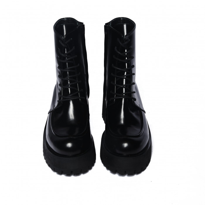 Ботинки со жгутом лаковые Ботинки со жгутом лаковые