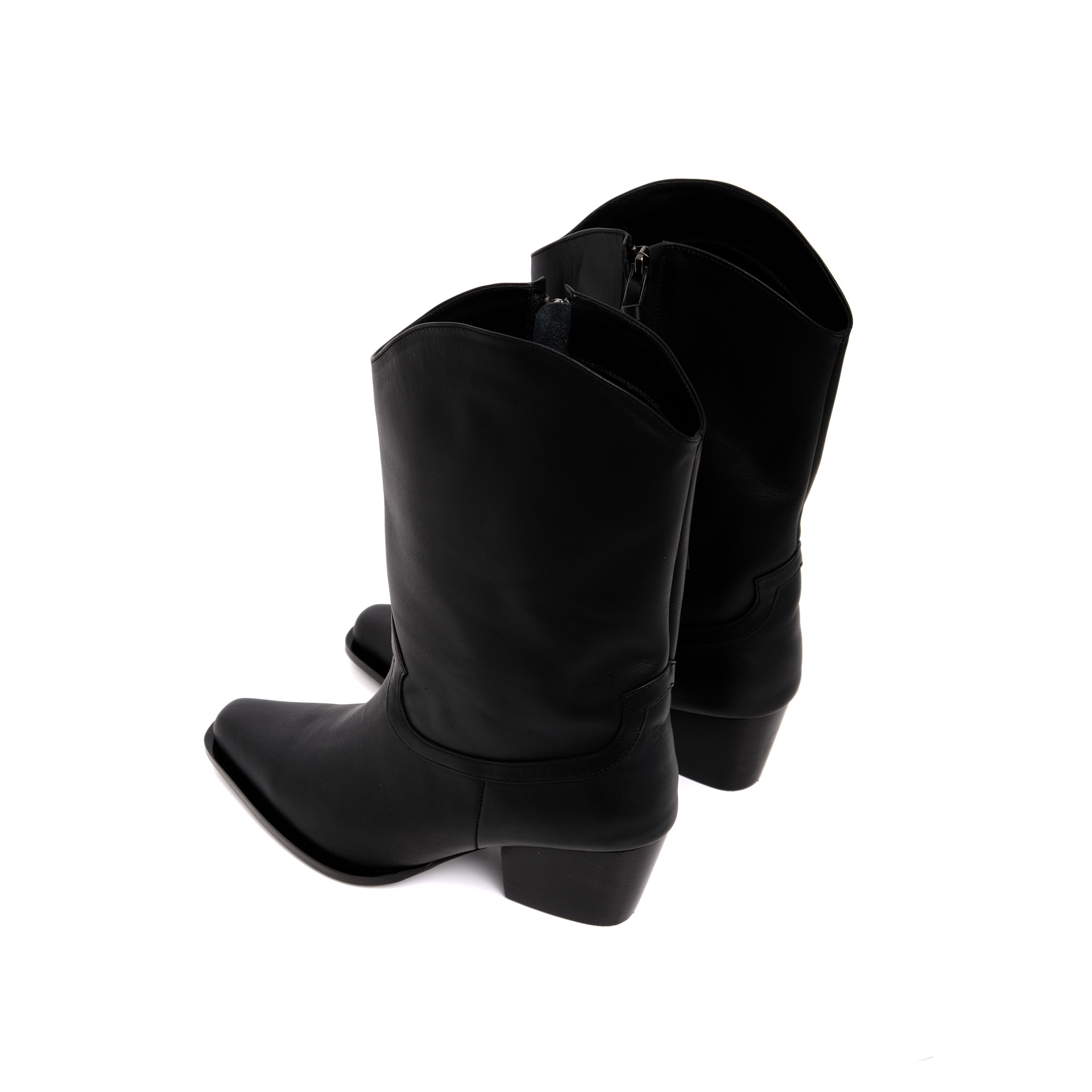 Familiar cowboy boots Familiar cowboy boots