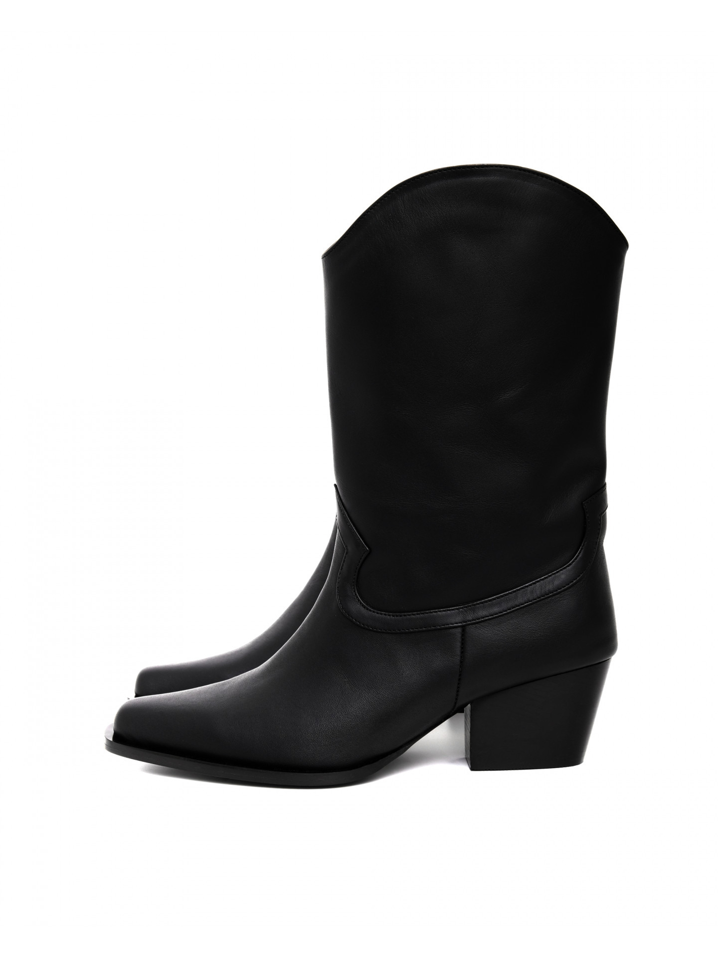 Familiar cowboy boots