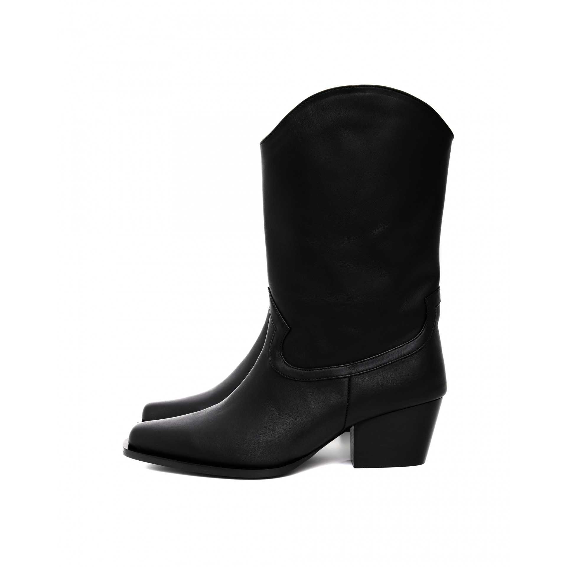 Familiar cowboy boots Familiar cowboy boots