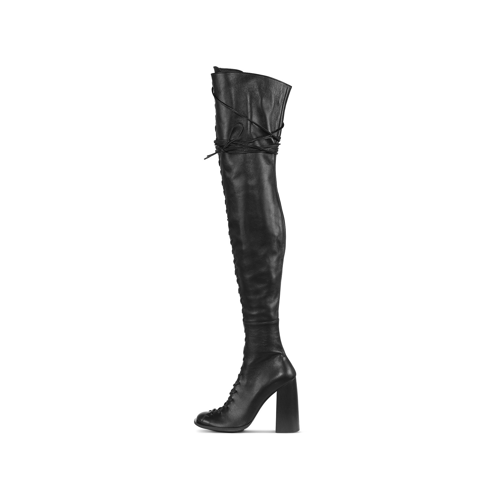 Laced tall boots on heel