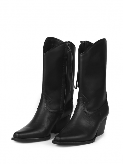 Familiar cowboy boots Familiar cowboy boots