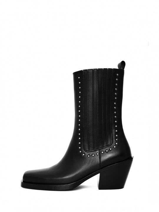 Familiar cowboy boots Familiar cowboy boots