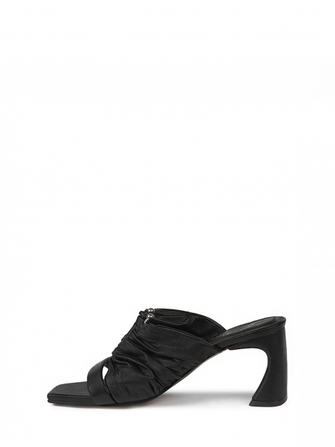 Horseshoe mules Horseshoe mules