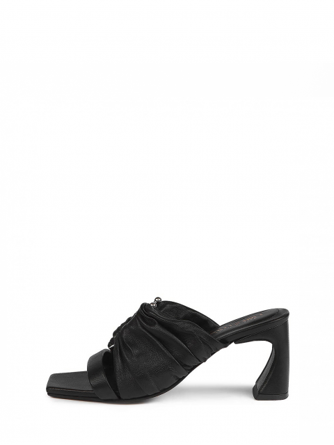 Horseshoe mules Horseshoe mules