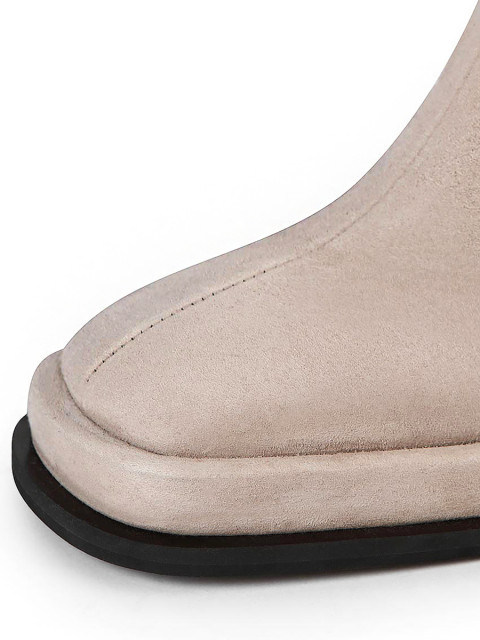 Ботильоны с квадратным мысом