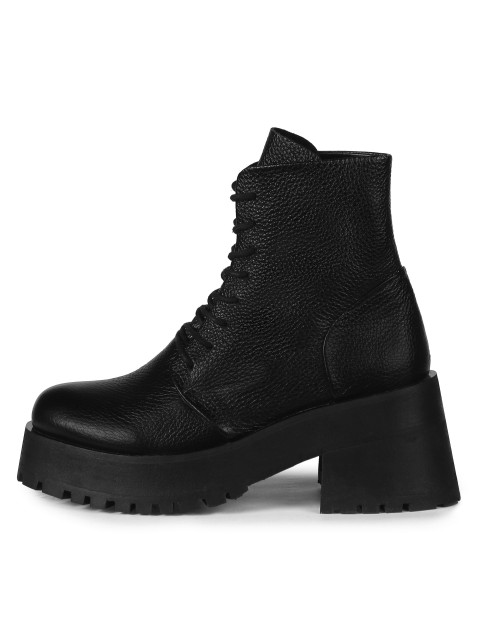 White kirza leather boots White kirza leather boots