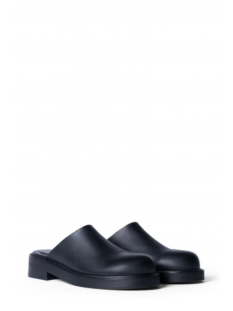 Mules with flat soles Mules with flat soles