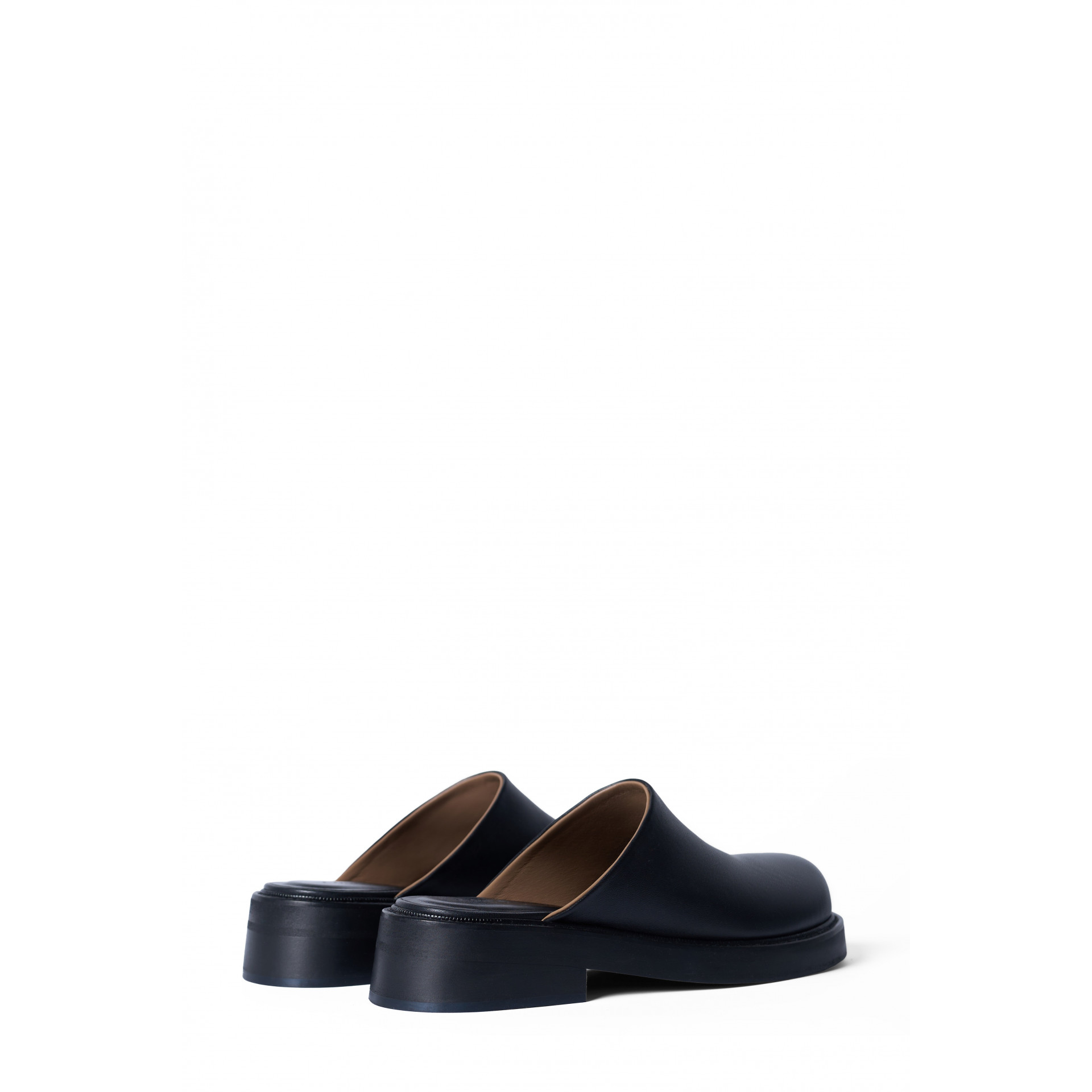 Mules with flat soles Mules with flat soles