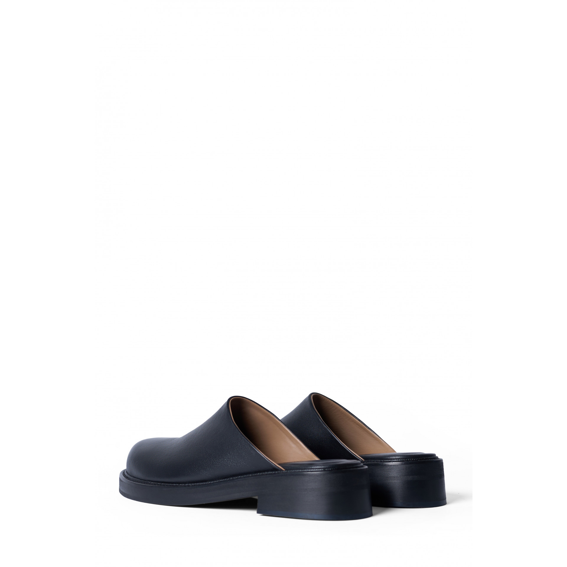 Mules with flat soles Mules with flat soles