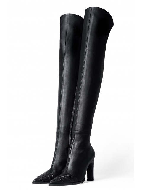 Wrinkled tall boots Wrinkled tall boots