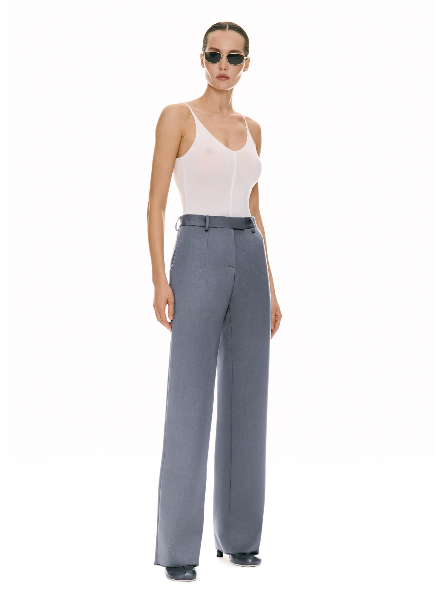 Брюки серые