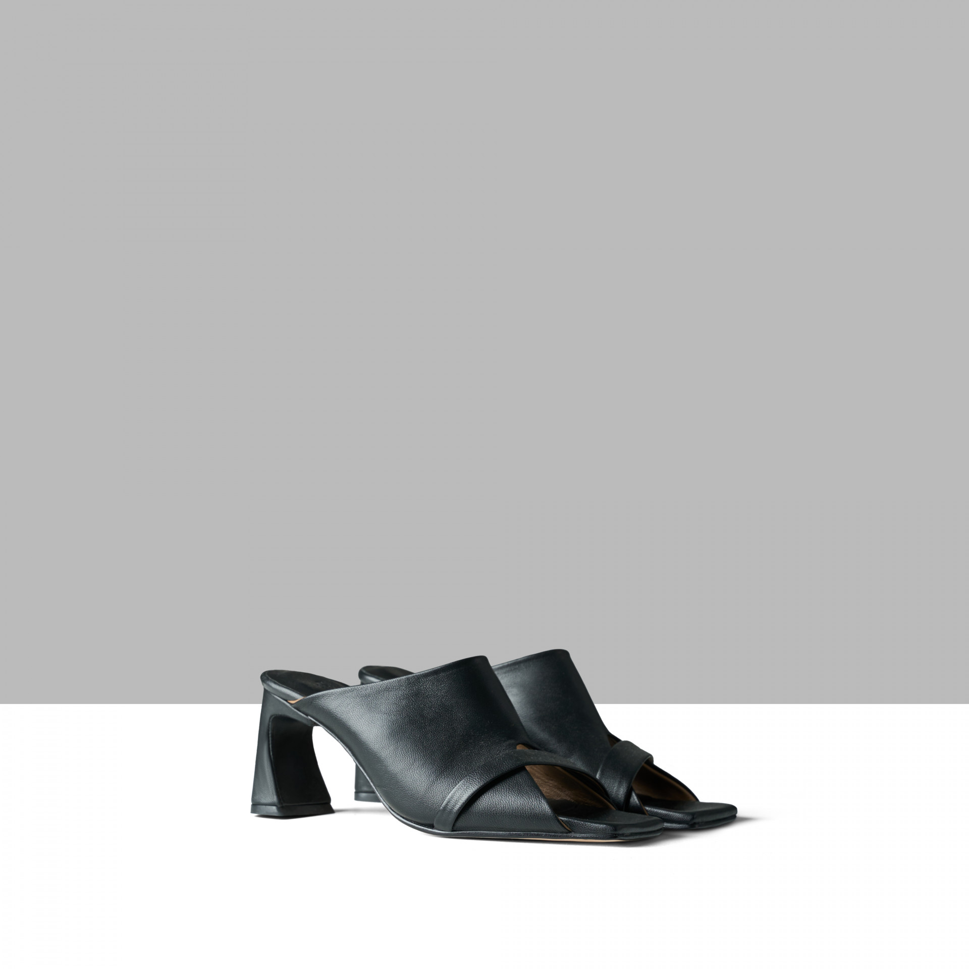 Mules with a stable heel