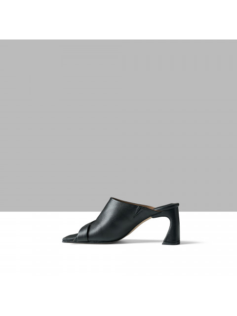 Mules with a stable heel