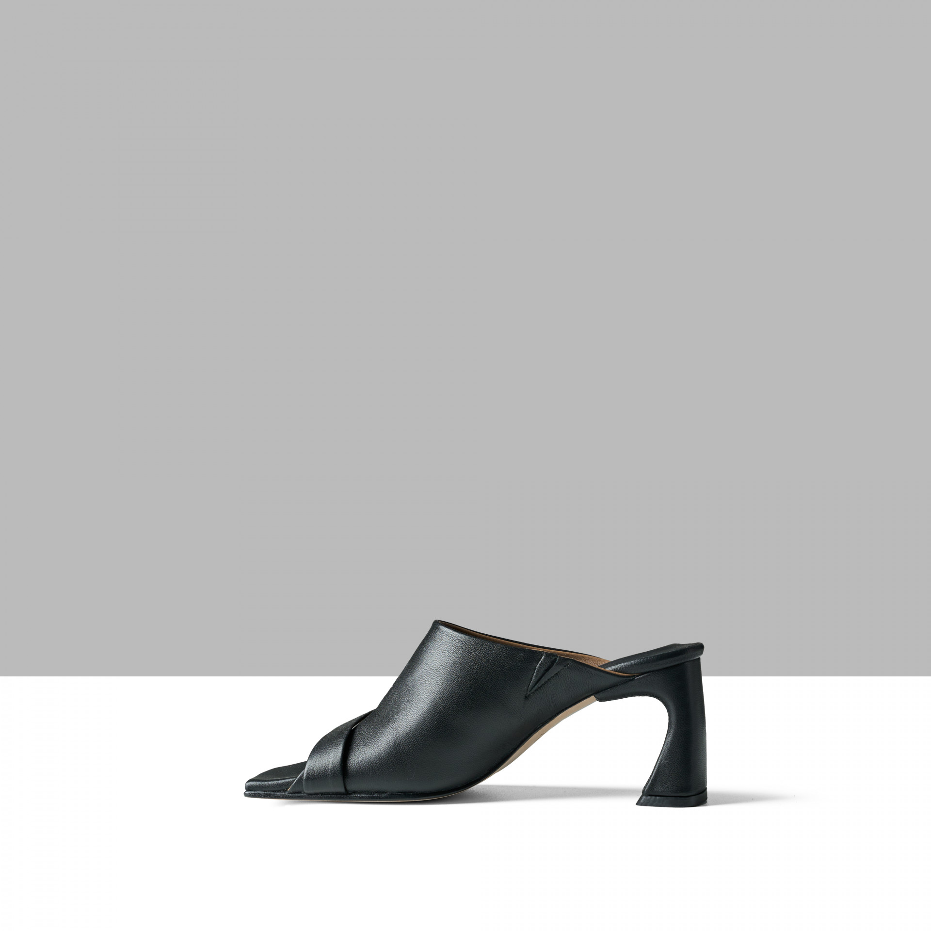 Mules with a stable heel