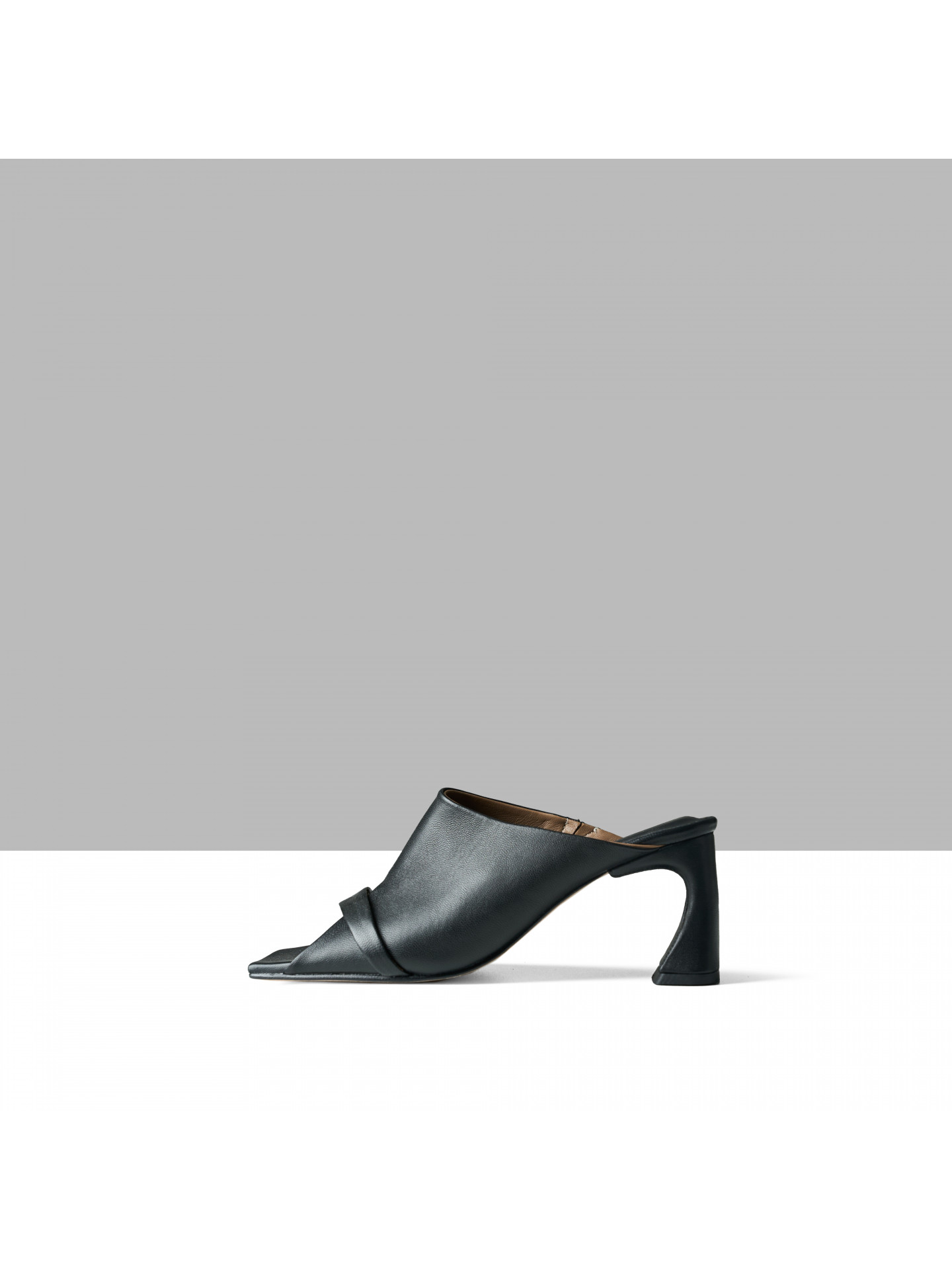 Mules with a stable heel