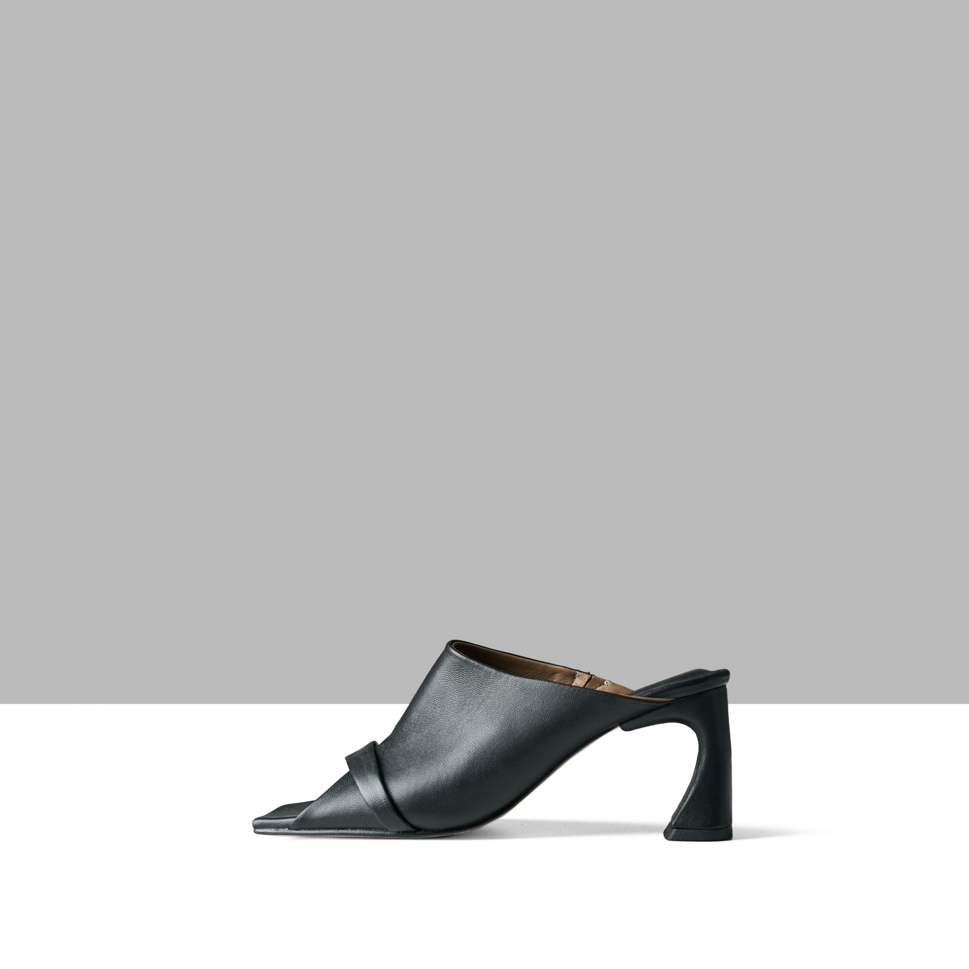 Mules with a stable heel