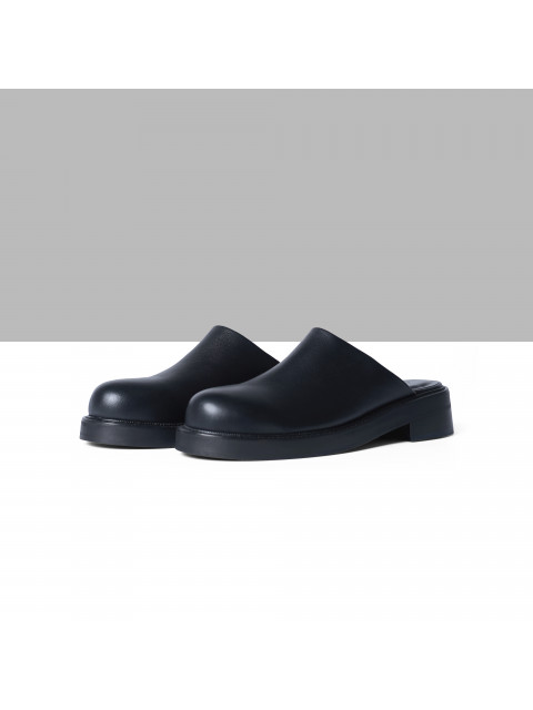 Mules with flat soles