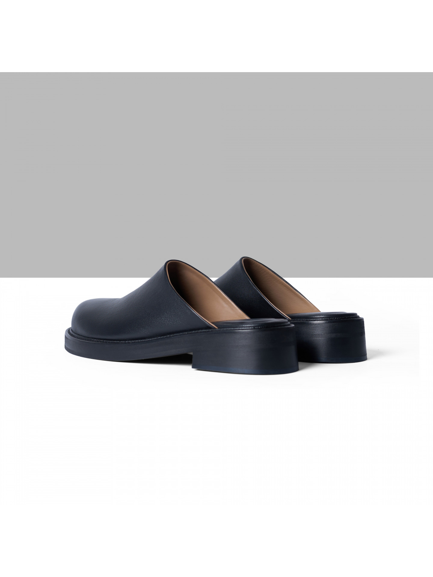 Mules with flat soles