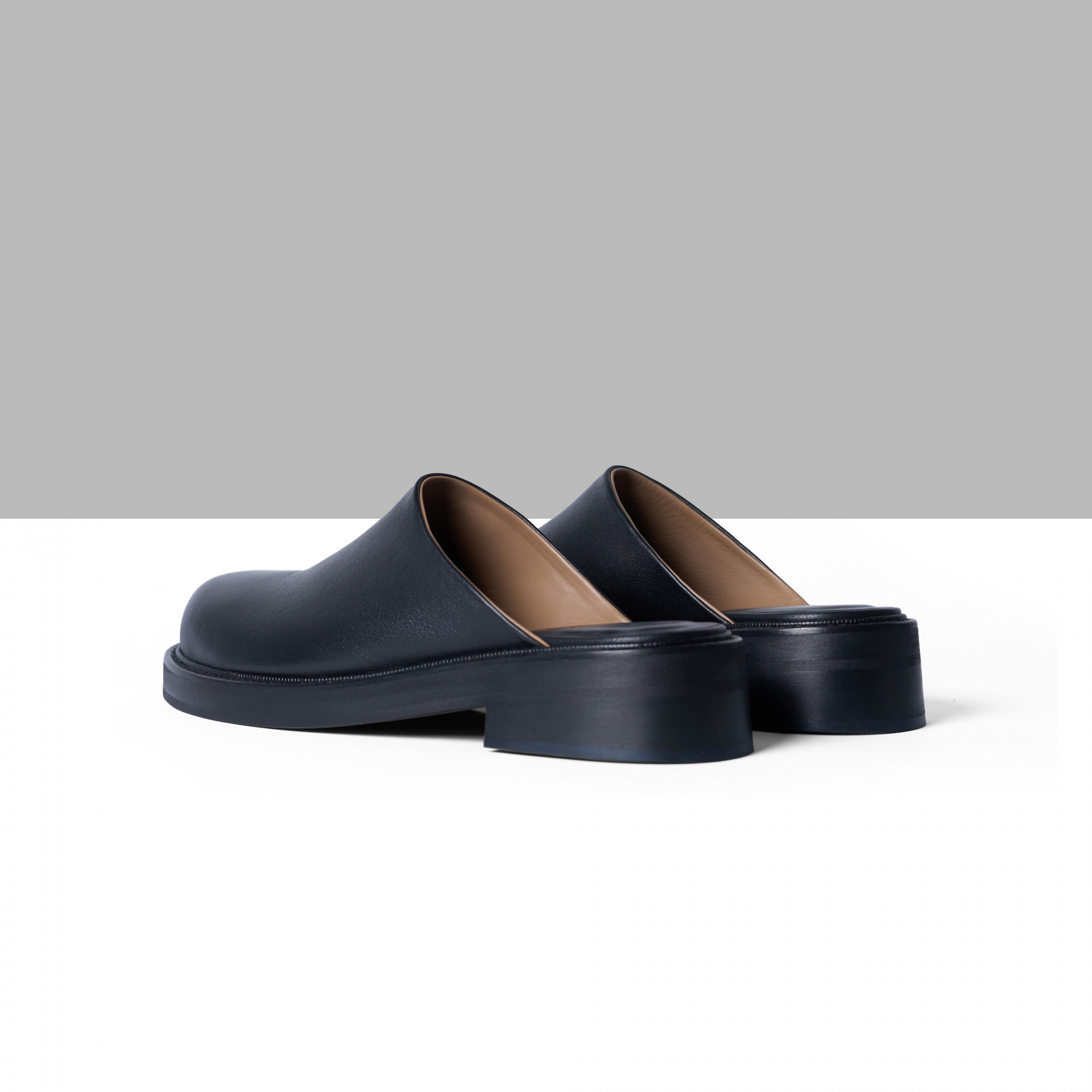 Mules with flat soles