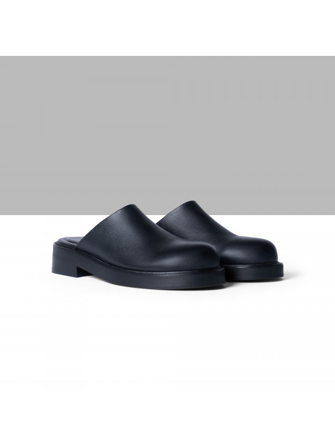 Mules with flat soles